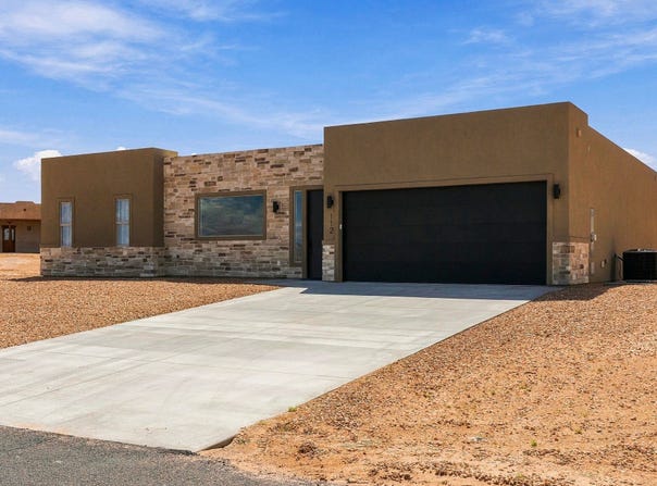 112 SHOPPMAN, Page, AZ 86040