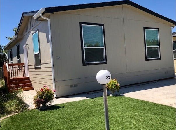 1025 S 6th, Harrisburg, OR 97446