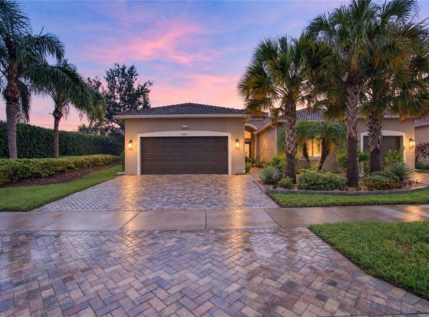 5002 EMERALD ISLE Drive, WIMAUMA, FL 33598