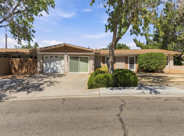 1001 Upland Court NE, Albuquerque, NM 87112