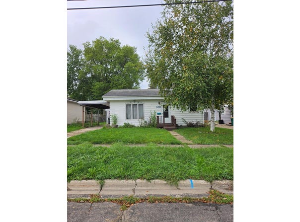 905 Ulstad Avenue, Albert Lea, MN 56007