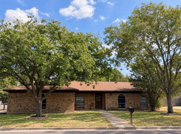 148 Crockett Lane, Hewitt, TX 76643