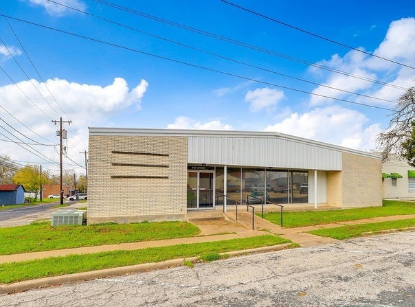 605 Upton Avenue, Schulenburg, TX 78956