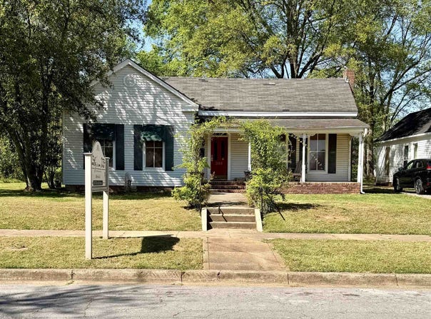 204 Third St W, Tuscumbia, AL 35674