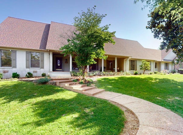 1609 Greenbriar Drive, Murray, KY 42071
