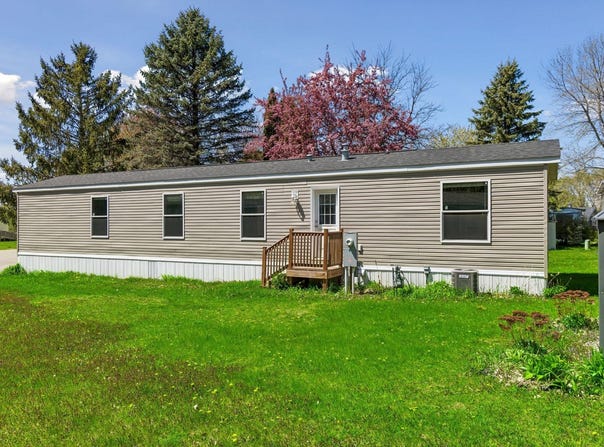 175 Highview Circle, Watertown, MN 55388