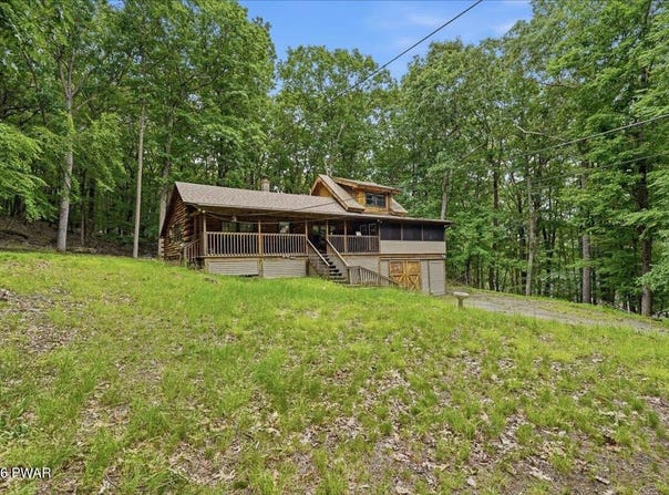 105 Alta Lane, Tafton, PA 18464
