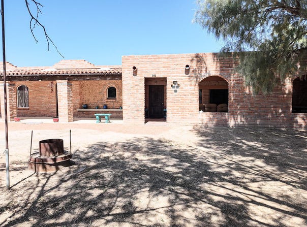1094 N Pomerene Road, Benson, AZ 85602
