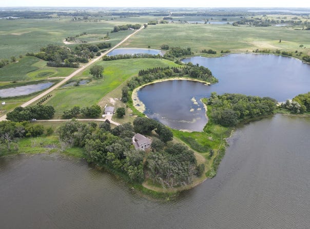 9077 82nd Avenue NE, Spicer, MN 56288