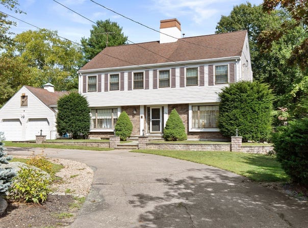 159 Braemoor Rd, Brockton, MA 02301