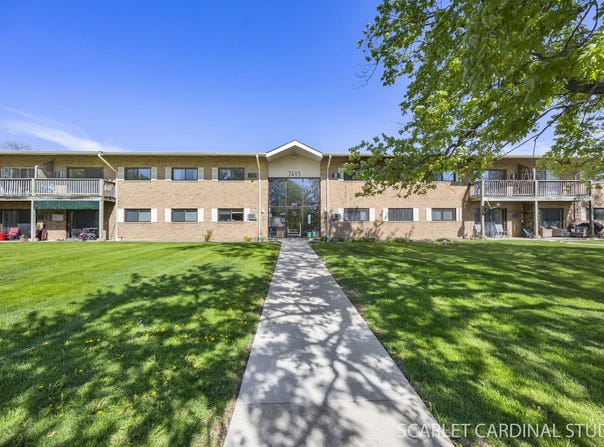 7413 Brookdale Drive, Darien, IL 60561