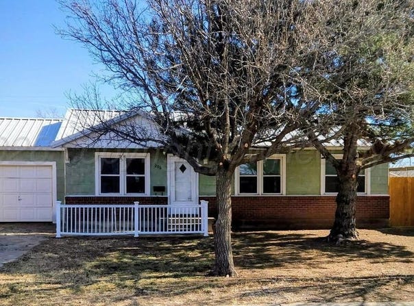 206 CHERRY Avenue, Dumas, TX 79029-3328