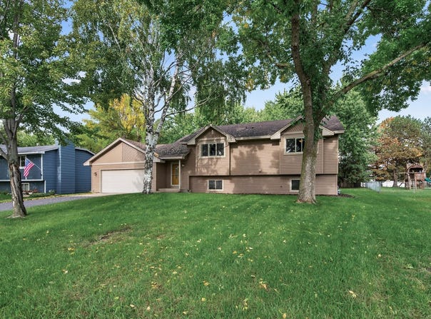 11012 Xylon Lane N, Champlin, MN 55316