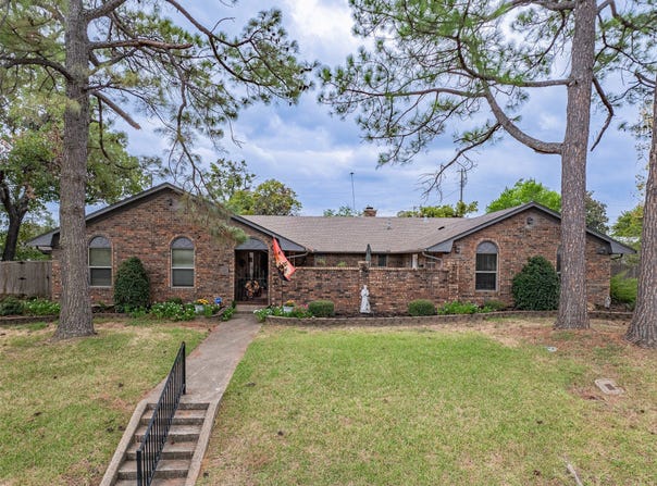 2702 Tracey Street, Denison, TX 75020