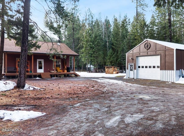 870 & 842 Samuels Rd, Sandpoint, ID 83864