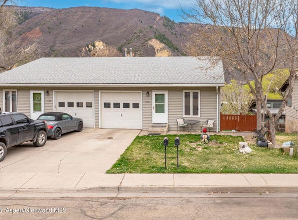 1525 Bennett Avenue, Glenwood Springs, CO 81601