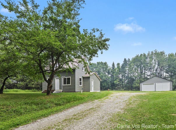 3251 E 46 Road, Cadillac, MI 49601