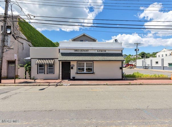 111 Bay Avenue, Highlands, NJ 07732