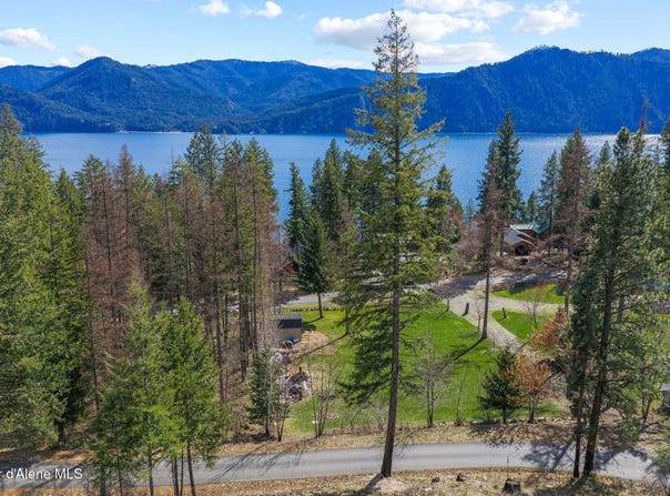 574 Glacier Loop, Bayview, ID 83803