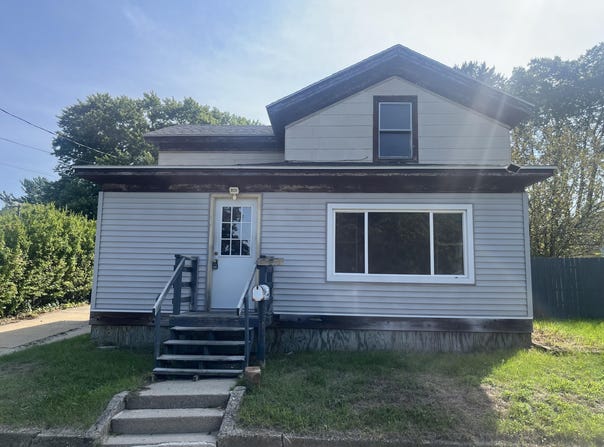 640 N Locust St, Reedsburg, WI 53959