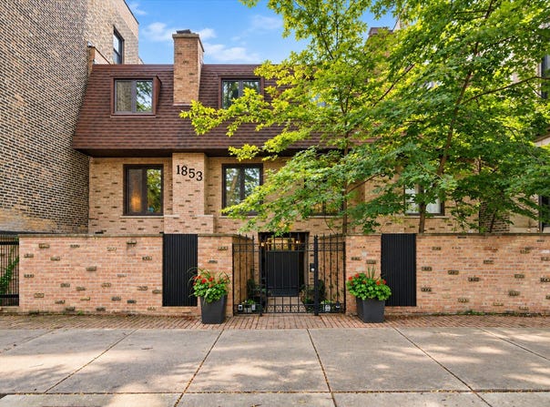 1853 N Cleveland Avenue, Chicago, IL 60614