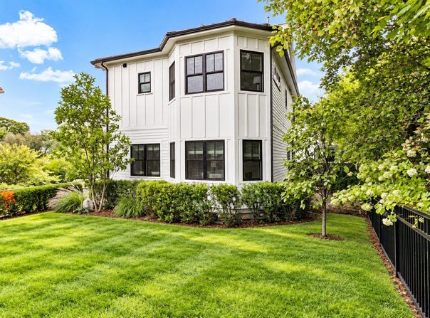 148 Pine St, Newton, MA 02466