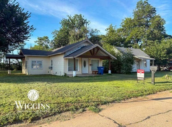 406 E. Walnut Ave., Enid, OK 73701