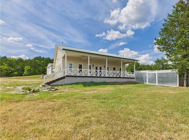470 Lakeside Drive, Diamond City, AR 72644