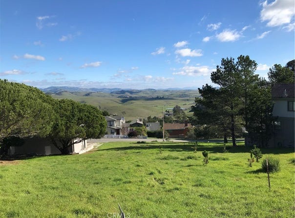 Pineridge Drive, Cambria, CA 93428