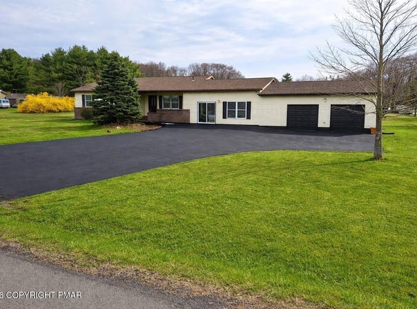 125 Clearview Road, Long Pond, PA 18334