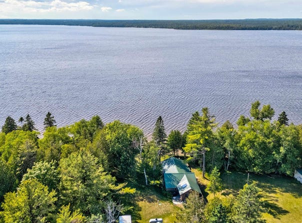 703 N Corbridge Road, Gulliver, MI 49840