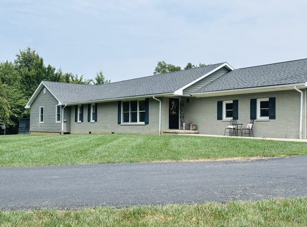 1292 CO. RD. 700 E, Carmi, IL 62821