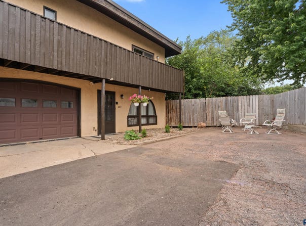 423 S Thompson Ave, Sioux Falls, SD 57103