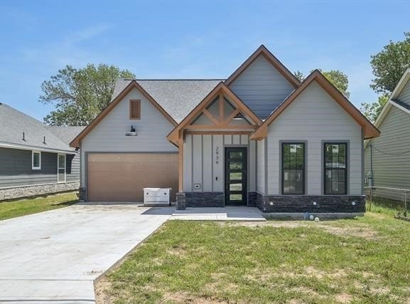 2936 Henry Road, Lancaster, TX 75134