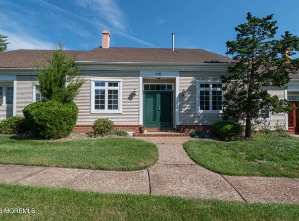 39 Winthrop Road, Monroe Twp, NJ 08831