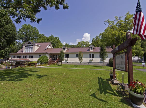 408 Nicholas St, Rupert, WV 25984