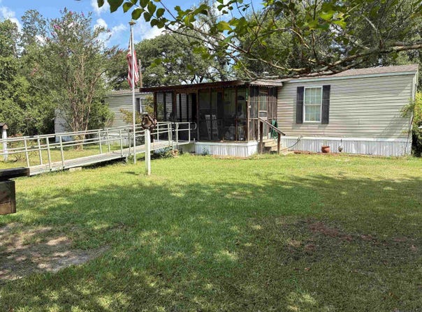 17455 Cardinal Ln, Hammond, LA 70401