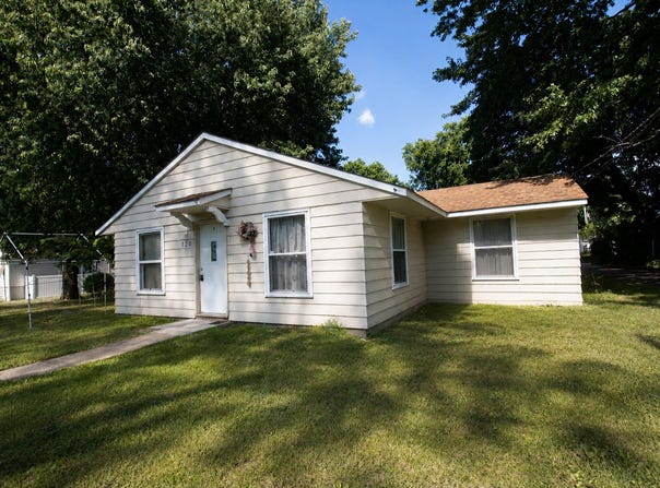 720 GRANT Avenue, Dixon, IL 61021