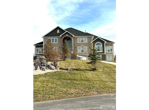 6767 S 46th E, Idaho Falls, ID 83406