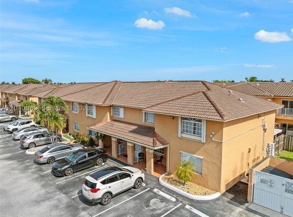 7817 W 36th Ave, Hialeah, FL 33018