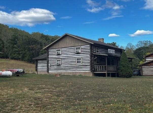 306 Falls View Lane, Hinton, WV 25951