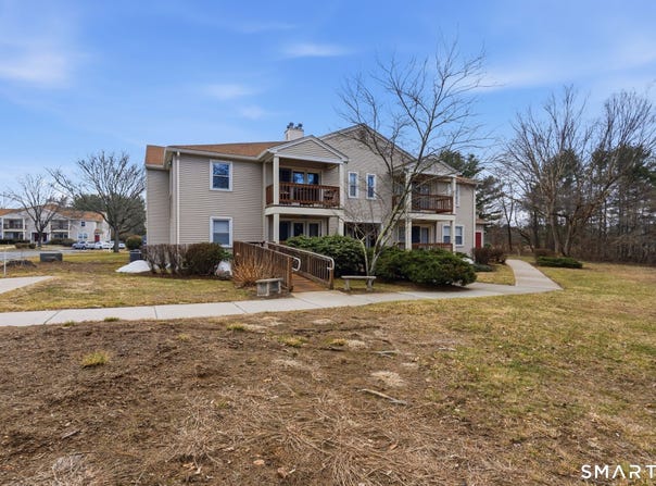 302 Ashmead Commons, Enfield, CT 06082