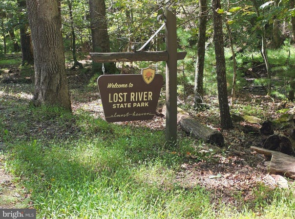 1 ACRE ADJOINING LOST RIVER STATE Park, MATHIAS, WV 26812