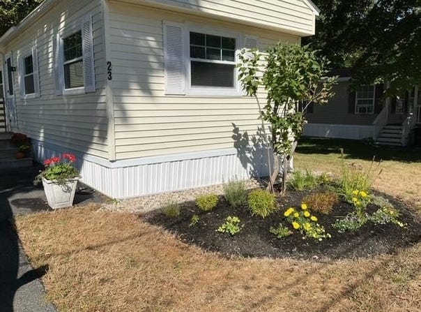 23 Patio Park Lane, Gorham, ME 04038