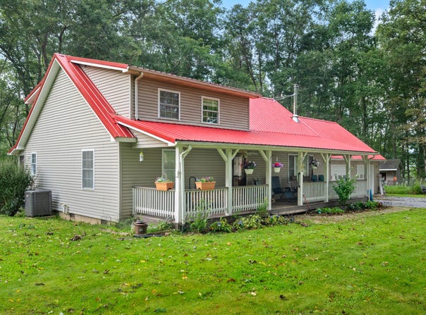 2899 Brownstown Rd, Renick, WV 24966