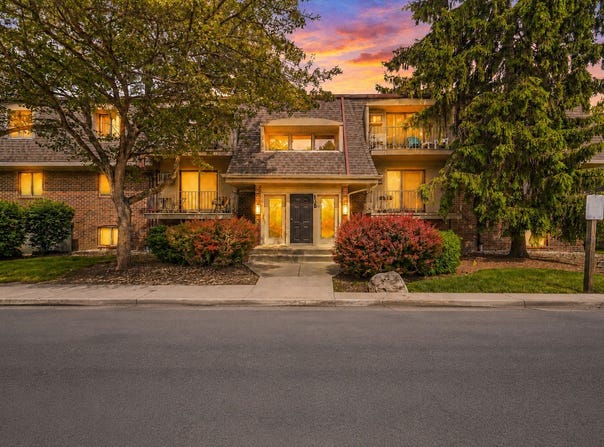 138 E Bailey Road, Naperville, IL 60565