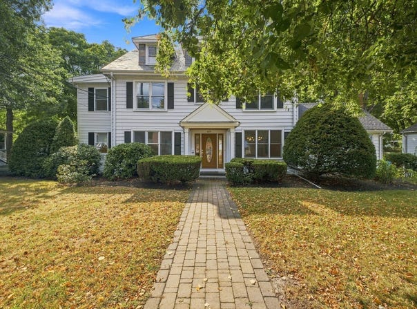 829 Chestnut, Newton, MA 02468