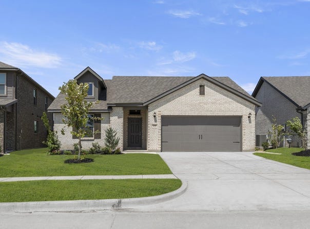 214 Bandit Trail, Terrell, TX 75160