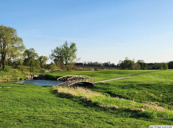 200 Brickyard Ct, SHEFFIELD, IA 50475