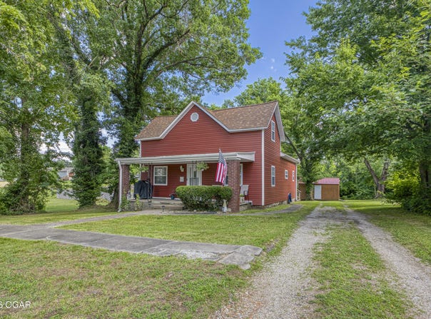 335 E 9th Street, Baxter Springs, KS 66713